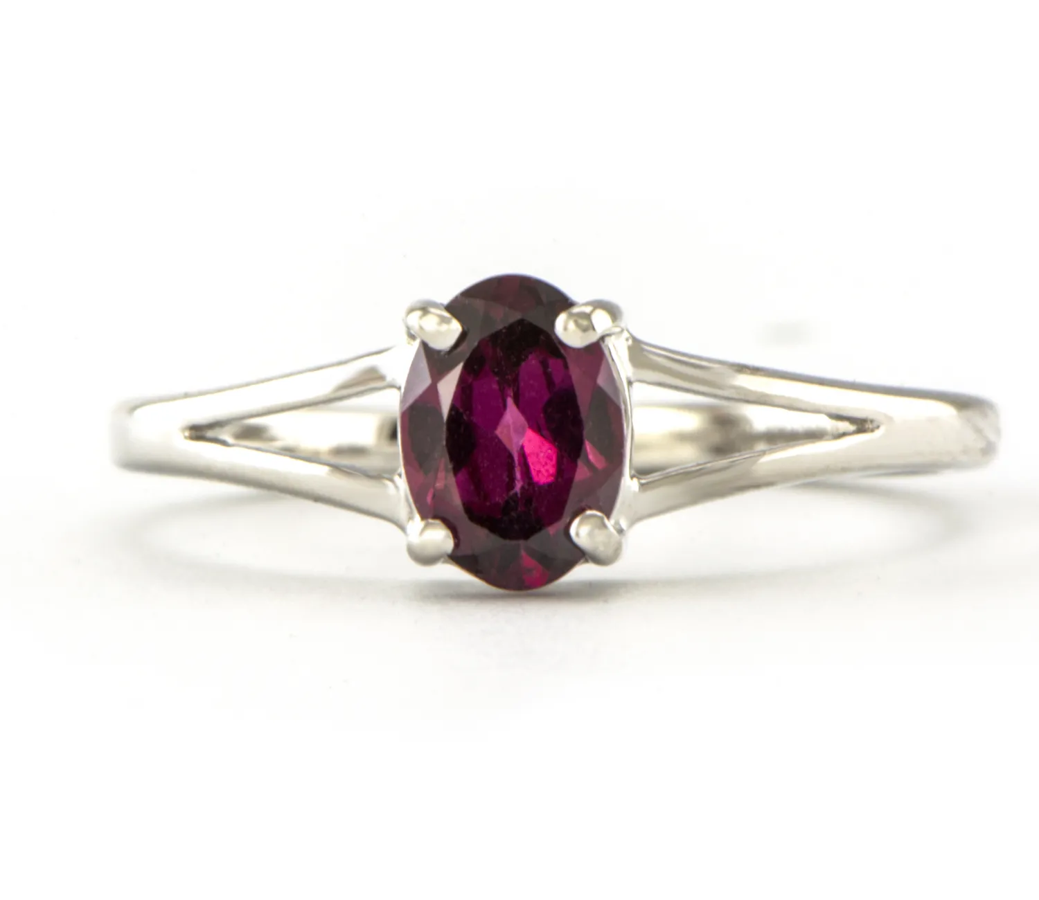Ring mit Rhodolith