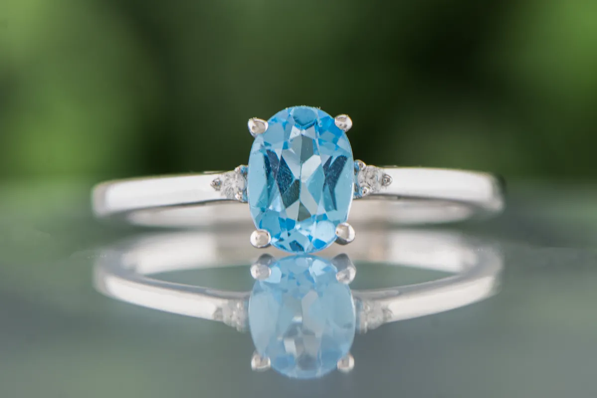 Ring mit blauem Topas