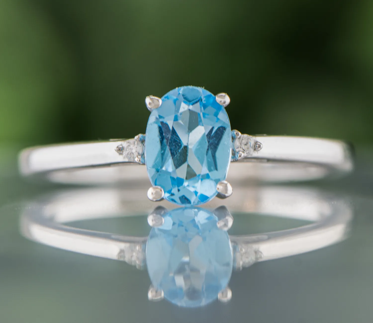 Ring mit blauem Topas