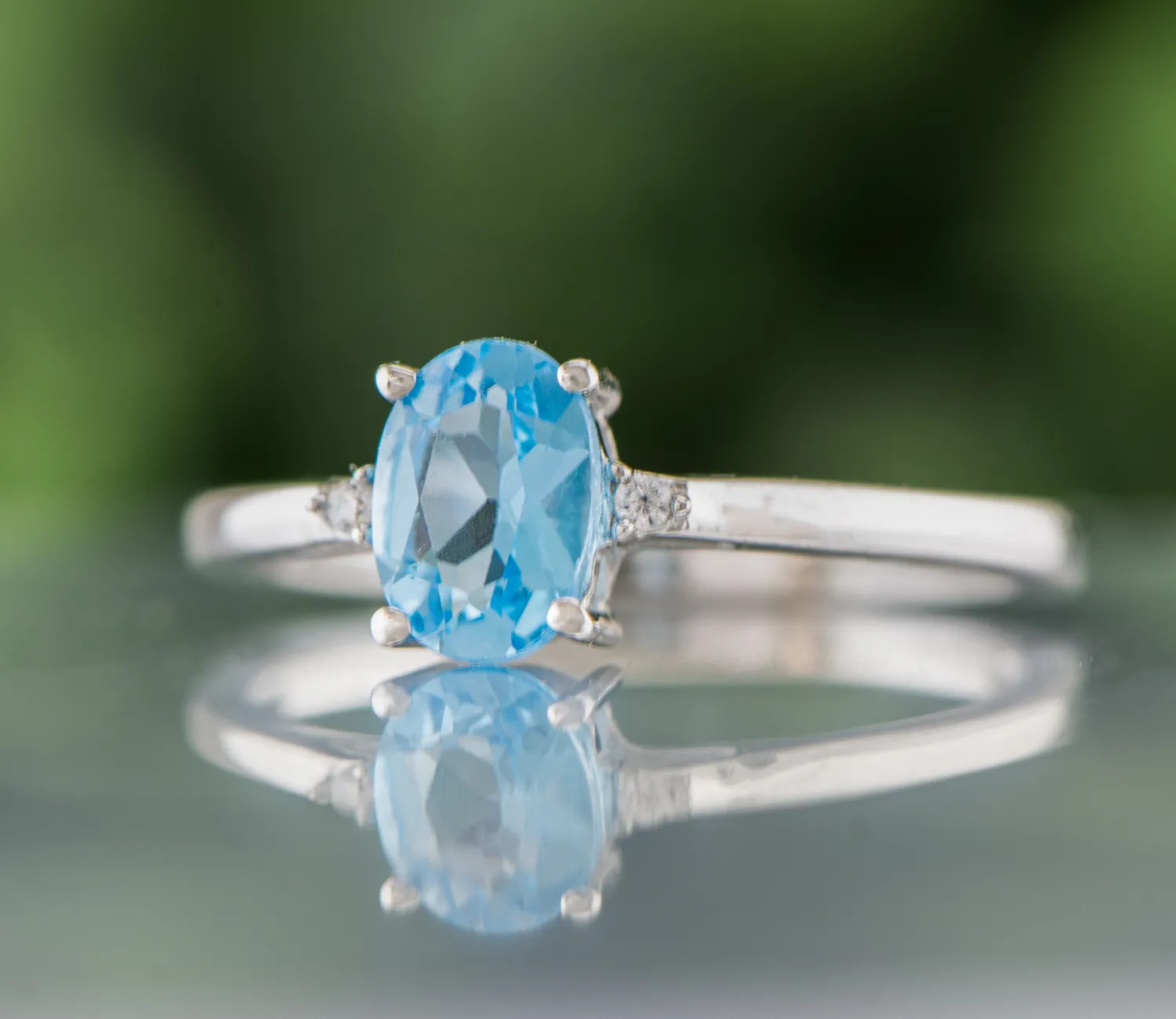 Ring mit blauem Topas