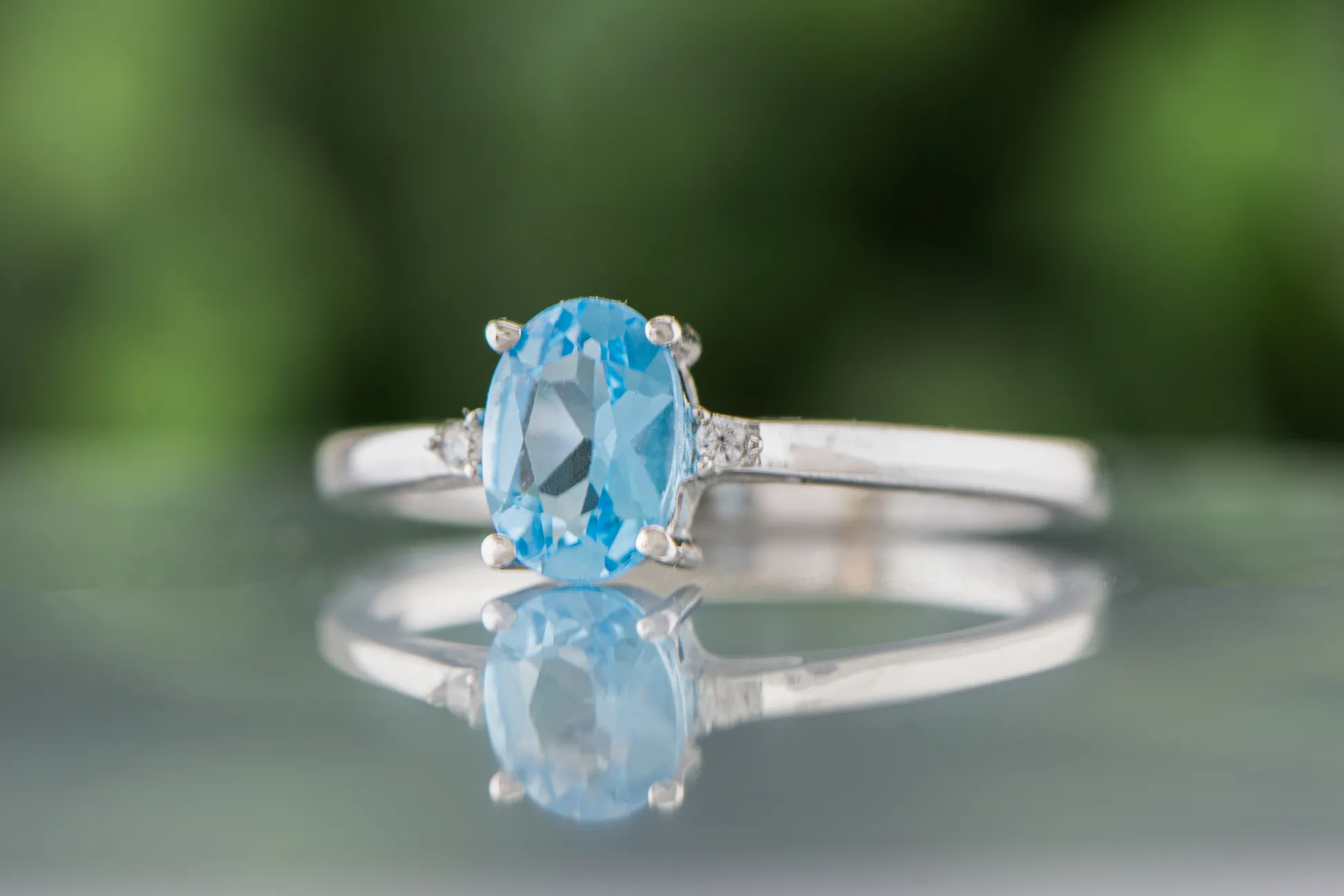 Ring mit blauem Topas
