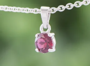 Anhänger mit Granat