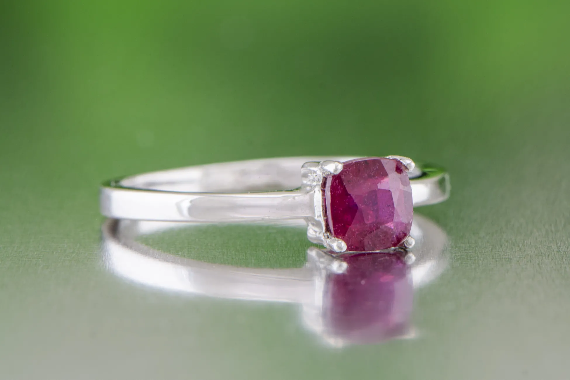 Silberring mit Rubin