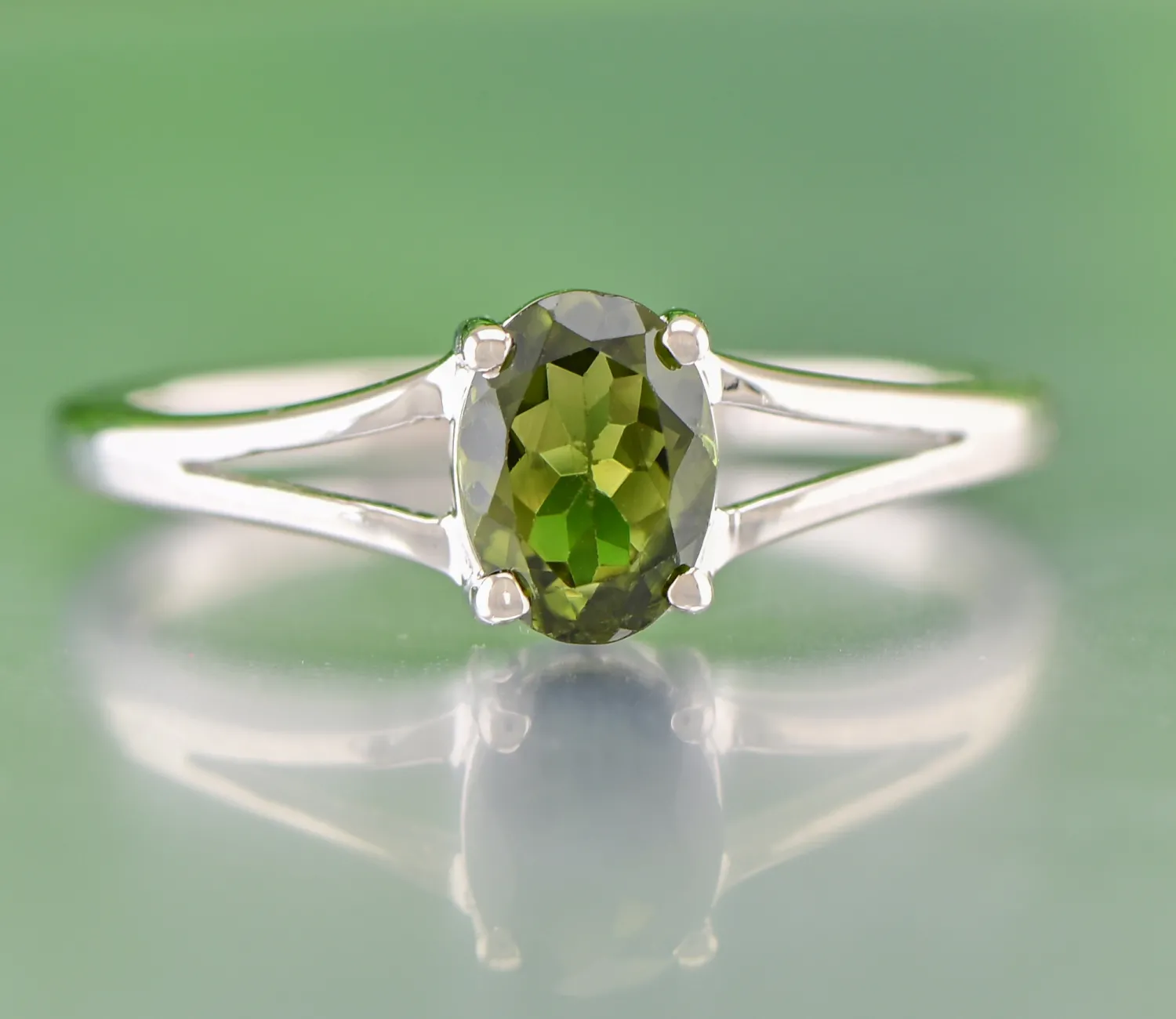 Ring mit grünem Turmalin