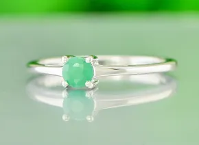 Eleganter Ring mit Smaragd