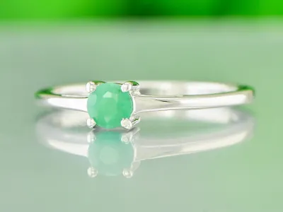 Eleganter Ring mit Smaragd