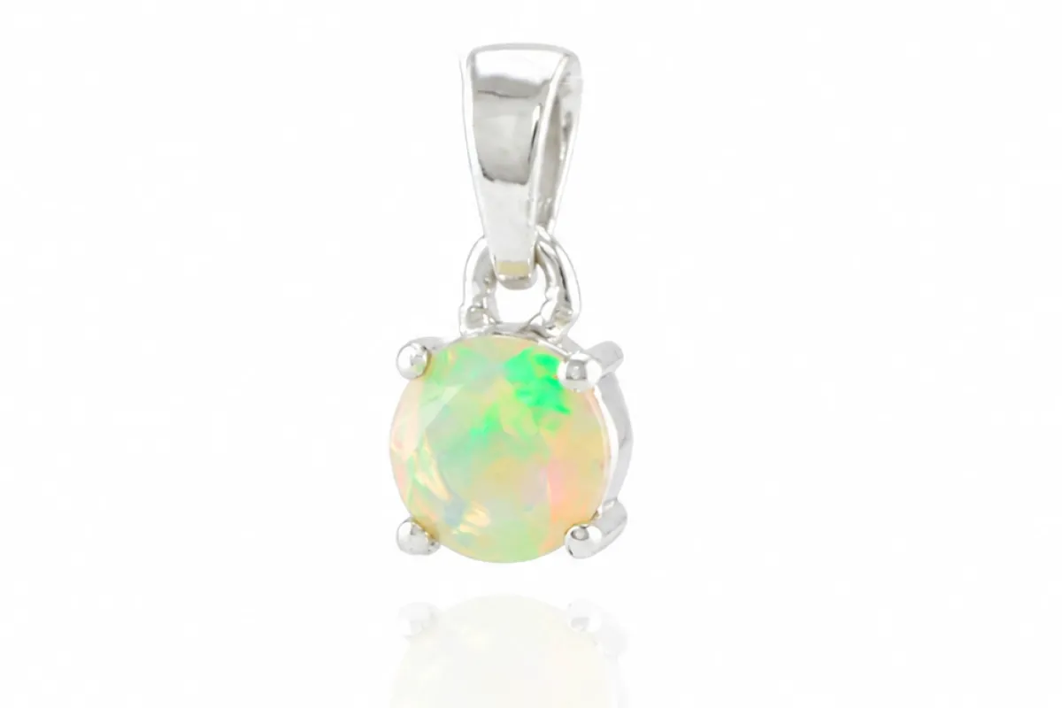 Silberanhänger mit natürlichem Opal