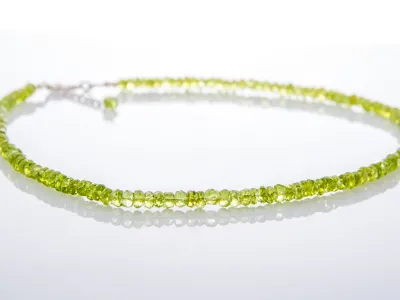 Halskette mit Peridot