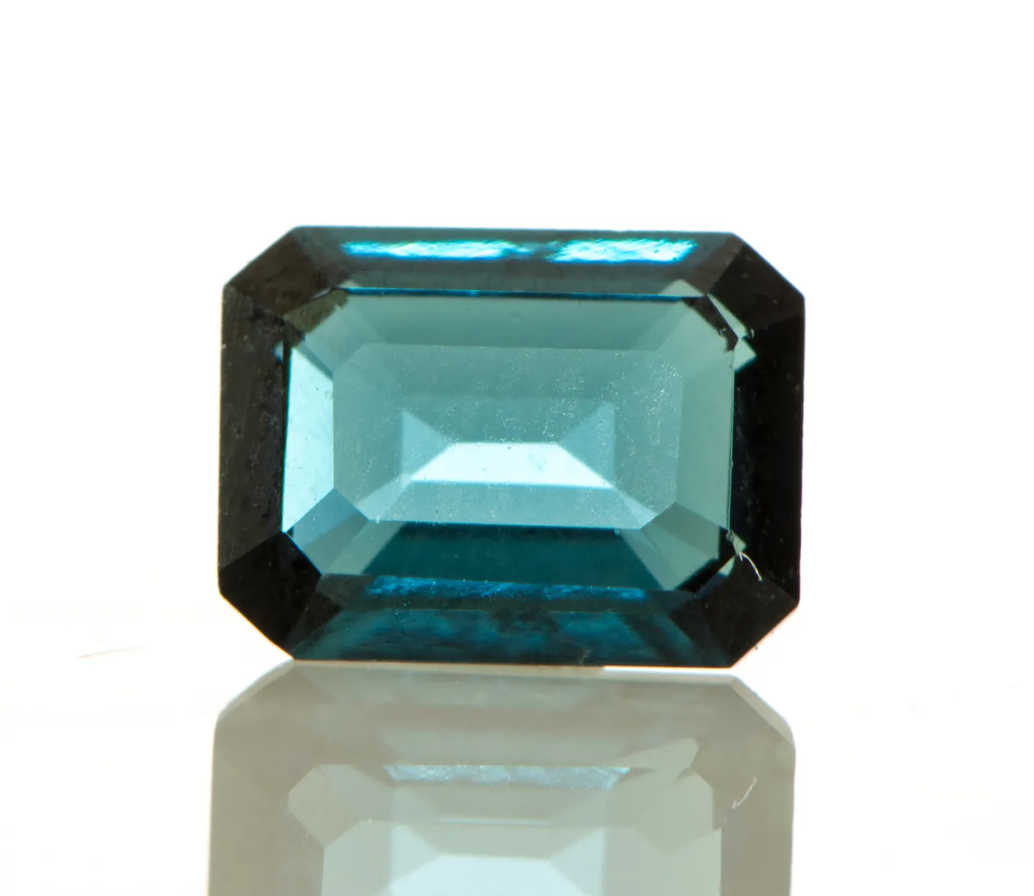 Blauer Turmalin